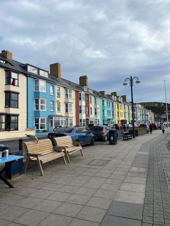 Seafront Apartment With Balcony, Parking And Sea Views アベリストウィス エクステリア 写真