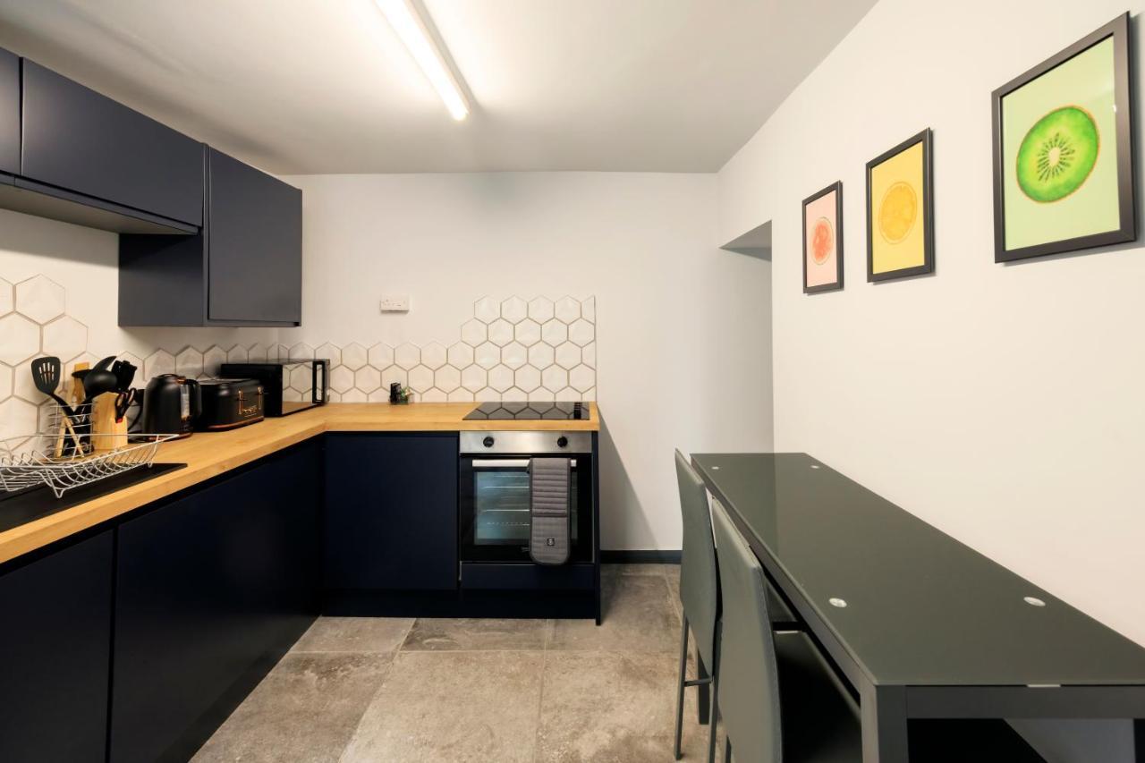 Seafront Apartment With Balcony, Parking And Sea Views アベリストウィス エクステリア 写真